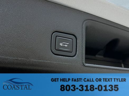 Used 2024 GMC Terrain SLT image 22