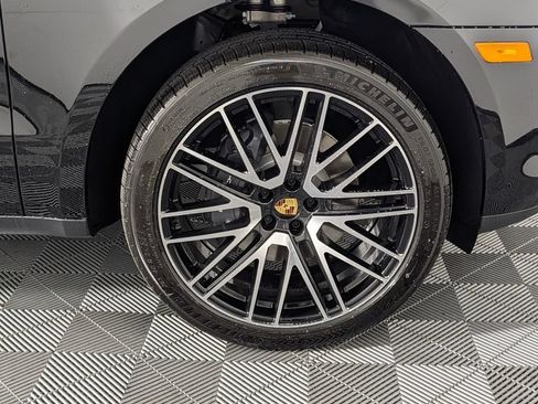 New 2026 Porsche Macan AWD/4WD image 14