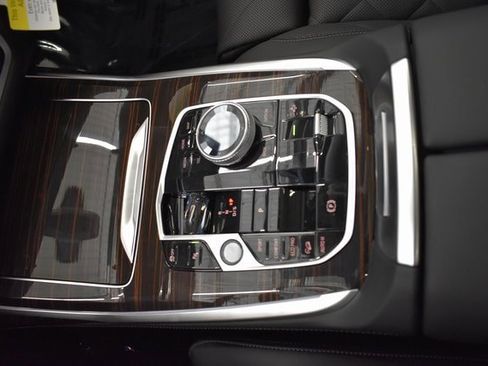 New 2026 BMW X7 xDrive40i image 32