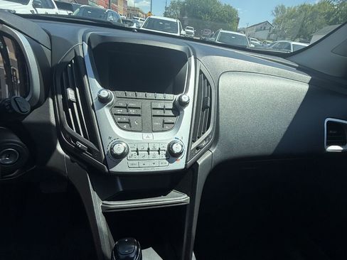Used 2017 Chevrolet Equinox LT w/ Convenience Package FWD image 16
