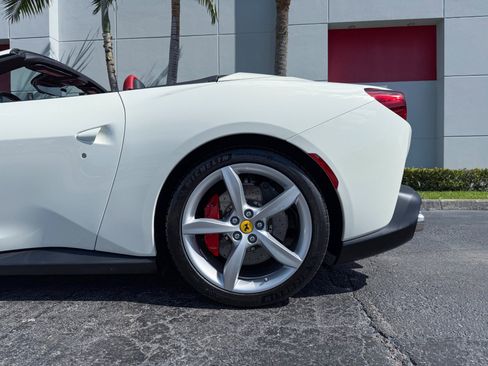 Used 2020 Ferrari Portofino image 12
