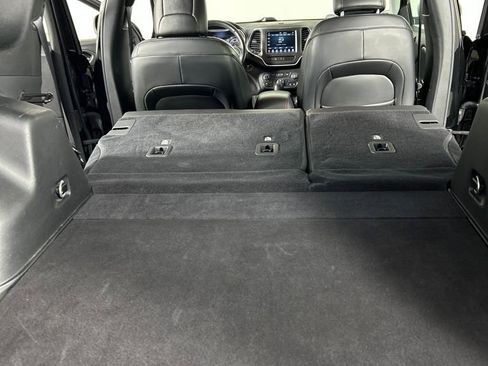 Used 2020 Jeep Cherokee Trailhawk image 31