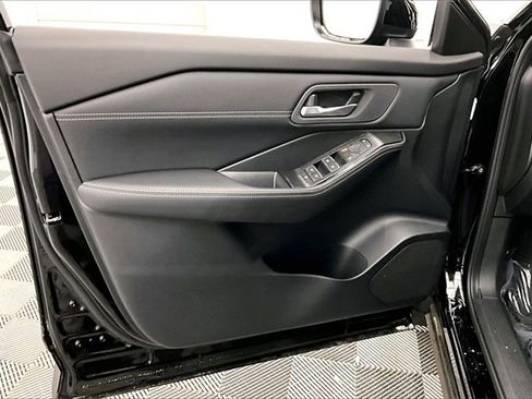 New 2025 Nissan Rogue SL image 30