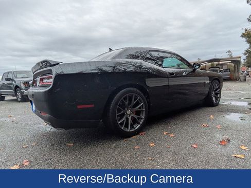 Used 2015 Dodge Challenger SRT w/ Technology Group image 4
