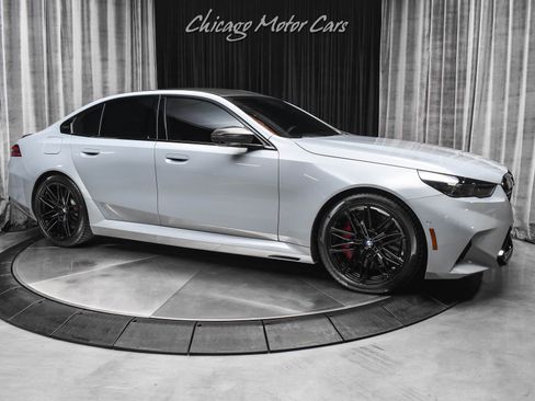 Used 2025 BMW M5 w/ Carbon Package image 6