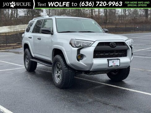 Used 2014 Toyota 4Runner SR5 image 1