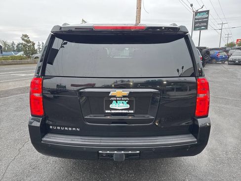Used 2018 Chevrolet Suburban LT image 4