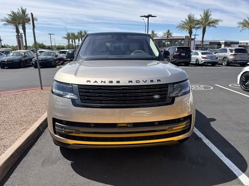 Used 2023 Land Rover Range Rover SE AWD/4WD image 2