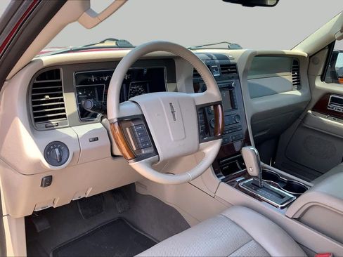 Used 2013 Lincoln Navigator 2WD w/ HD Trailer Tow Pkg image 17