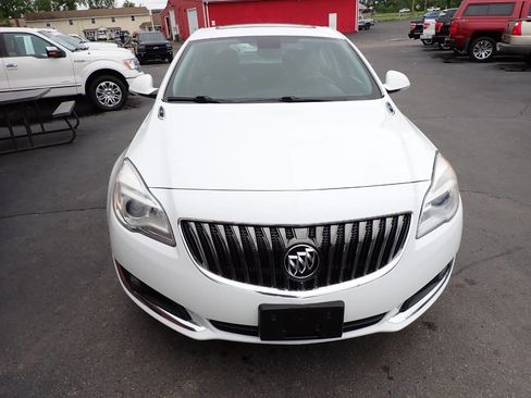 Used 2016 Buick Regal Premium FWD image 2