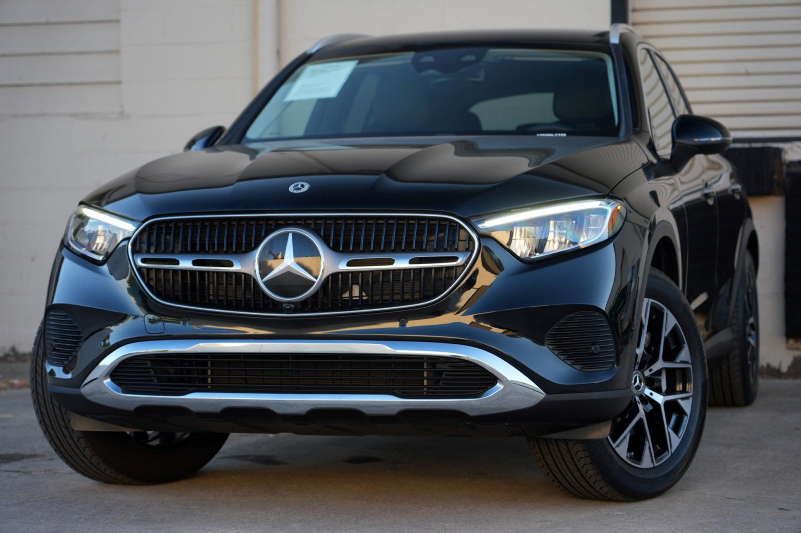 Used 2026 Mercedes-Benz GLC 350e 4MATIC w/ Driver Assistance Package image 3