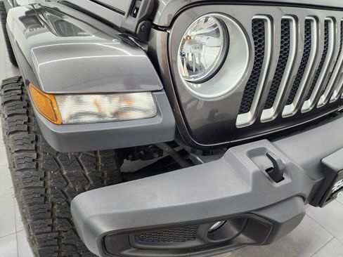 Used 2018 Jeep Wrangler Unlimited Sahara image 20