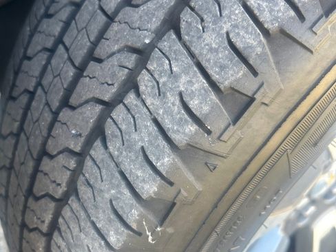 Used 2017 Chevrolet Colorado Z71 image 9