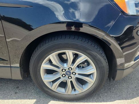 Used 2019 Ford Edge Titanium w/ Equipment Group 301A AWD/4WD image 2