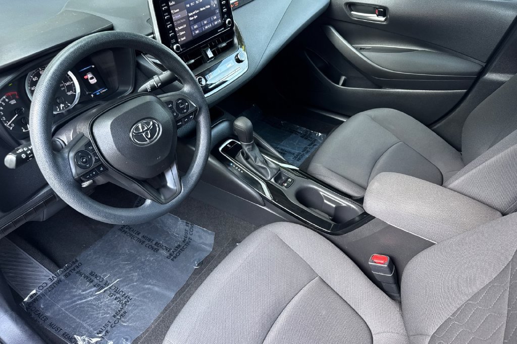 Used 2021 Toyota Corolla LE w/ LE Convenience Package FWD image 9