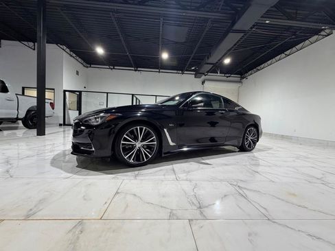 Used 2017 INFINITI Q60 3.0t Sport RWD image 8