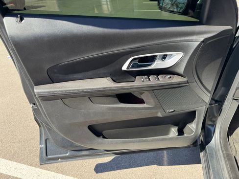 Used 2017 Chevrolet Equinox LT w/ Convenience Package image 7