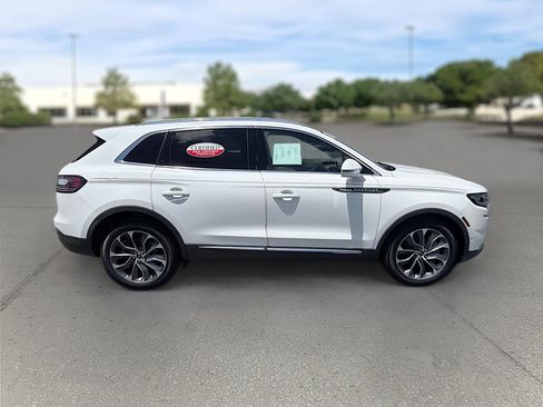 Certified 2022 Lincoln Nautilus Reserve w/ Equipment Group 201A AWD/4WD image 8