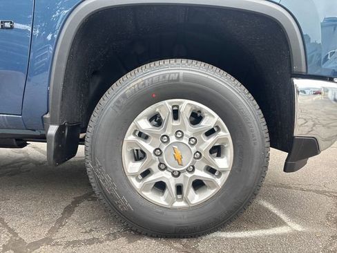 New 2026 Chevrolet Silverado 3500 LT AWD/4WD image 9