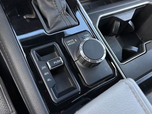 Used 2025 Toyota Tundra Limited image 37