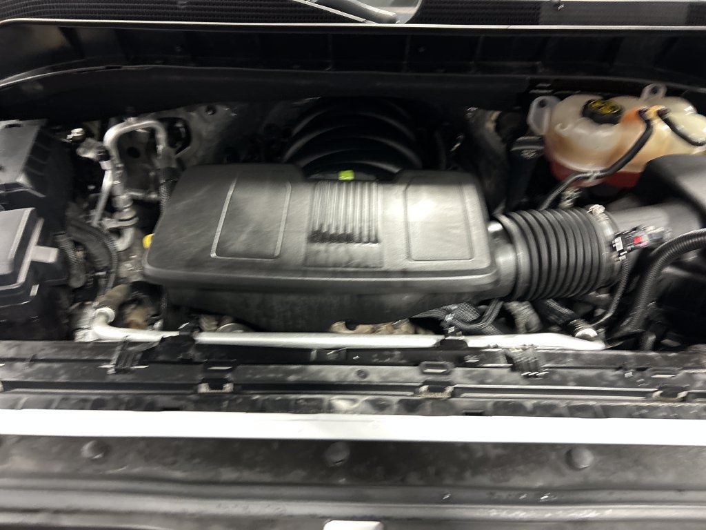 Used 2022 Chevrolet Silverado 1500 High Country w/ Technology Package AWD/4WD image 26