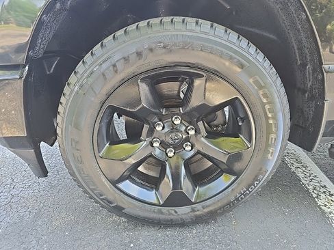 Used 2019 RAM 1500 Big Horn RWD image 46