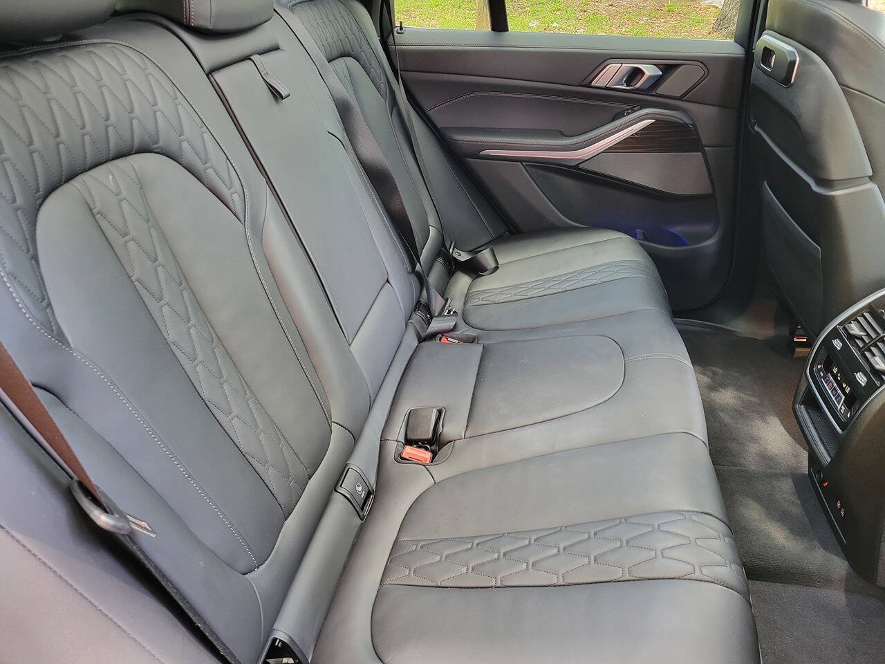 Used 2025 BMW X5 xDrive50e AWD/4WD image 11