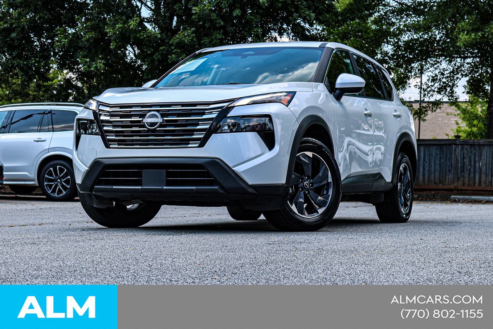 Used 2024 Nissan Rogue SV FWD image 2