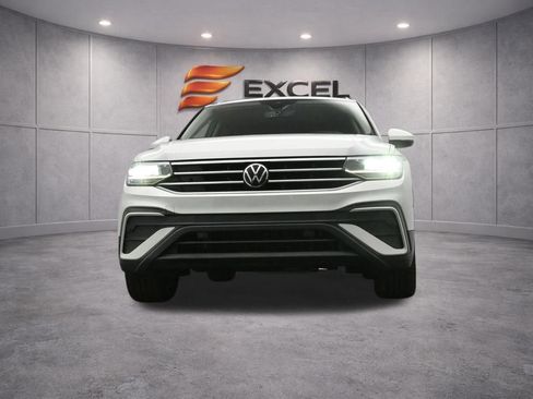 Used 2022 Volkswagen Tiguan SE w/ Panoramic Sunroof Package image 41