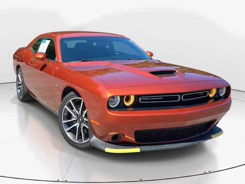 Used 2023 Dodge Challenger R/T RWD image 2