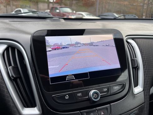 Used 2024 Chevrolet Malibu LT image 11