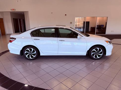 Used 2017 Honda Accord EX-L image 12