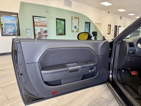 Used 2013 Dodge Challenger R/T image 14