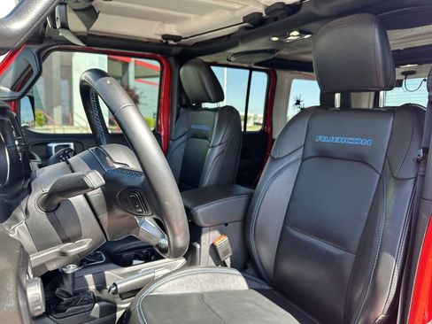 Used 2022 Jeep Wrangler Unlimited Rubicon 4xe w/ Cold Weather Group AWD/4WD image 9