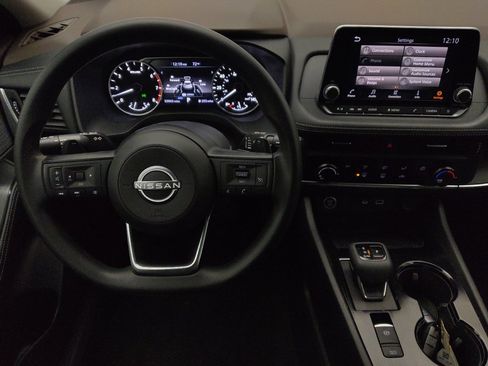 Used 2022 Nissan Rogue S image 22