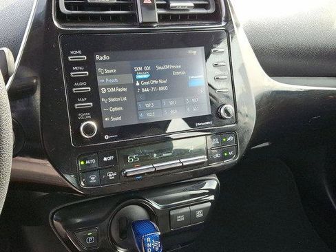 Certified 2022 Toyota Prius LE FWD image 16