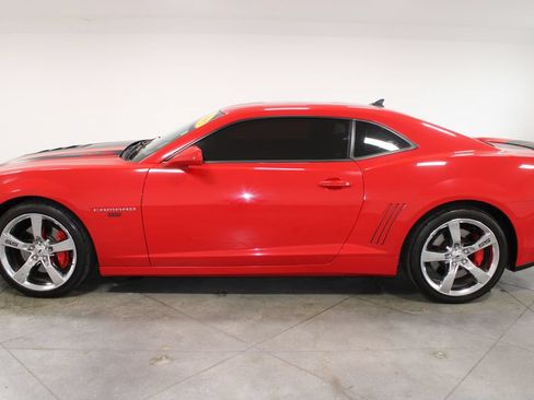 Used 2015 Chevrolet Camaro SS RWD image 6