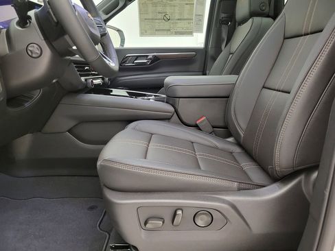 New 2025 Chevrolet Suburban High Country image 5