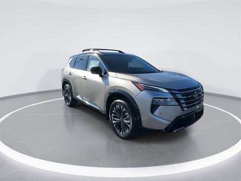 New 2026 Nissan Rogue Platinum image 2