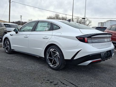New 2026 Hyundai Sonata SEL FWD image 3