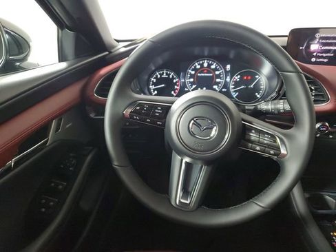 New 2026 MAZDA MAZDA3 Hatchback w/Premium Plus Pkg image 16
