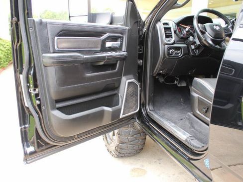 Used 2019 RAM 2500 Laramie w/ Night Edition AWD/4WD image 35