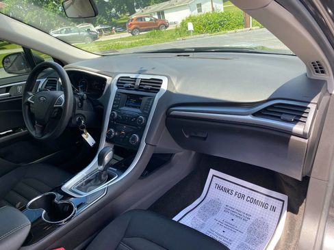 Used 2015 Ford Fusion SE FWD image 29