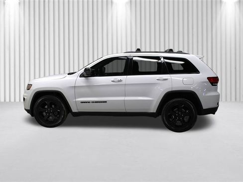 Used 2018 Jeep Grand Cherokee Laredo AWD/4WD image 7