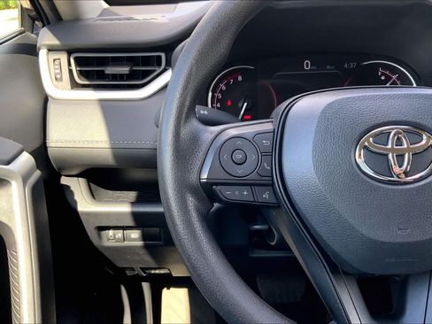 Used 2024 Toyota RAV4 XLE AWD/4WD image 23