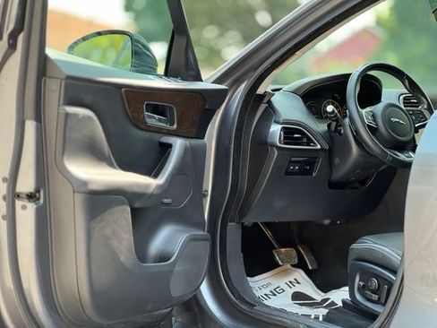 Used 2017 Jaguar F-PACE R-Sport AWD/4WD image 9