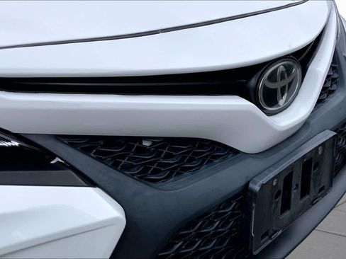 Used 2018 Toyota Camry SE FWD image 30