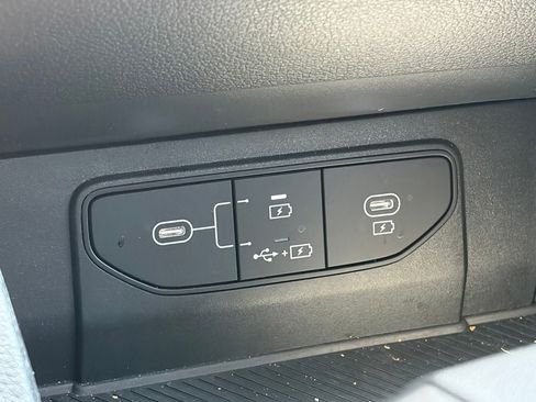 Used 2026 Kia Sportage LX FWD image 9