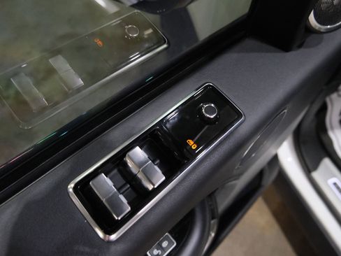 Used 2018 Land Rover Range Rover Long Wheelbase Supercharged image 21