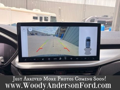 Used 2024 Ford Escape SE FWD image 11